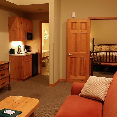 Mountain Lake Lodge Woods Bay Bagian luar foto