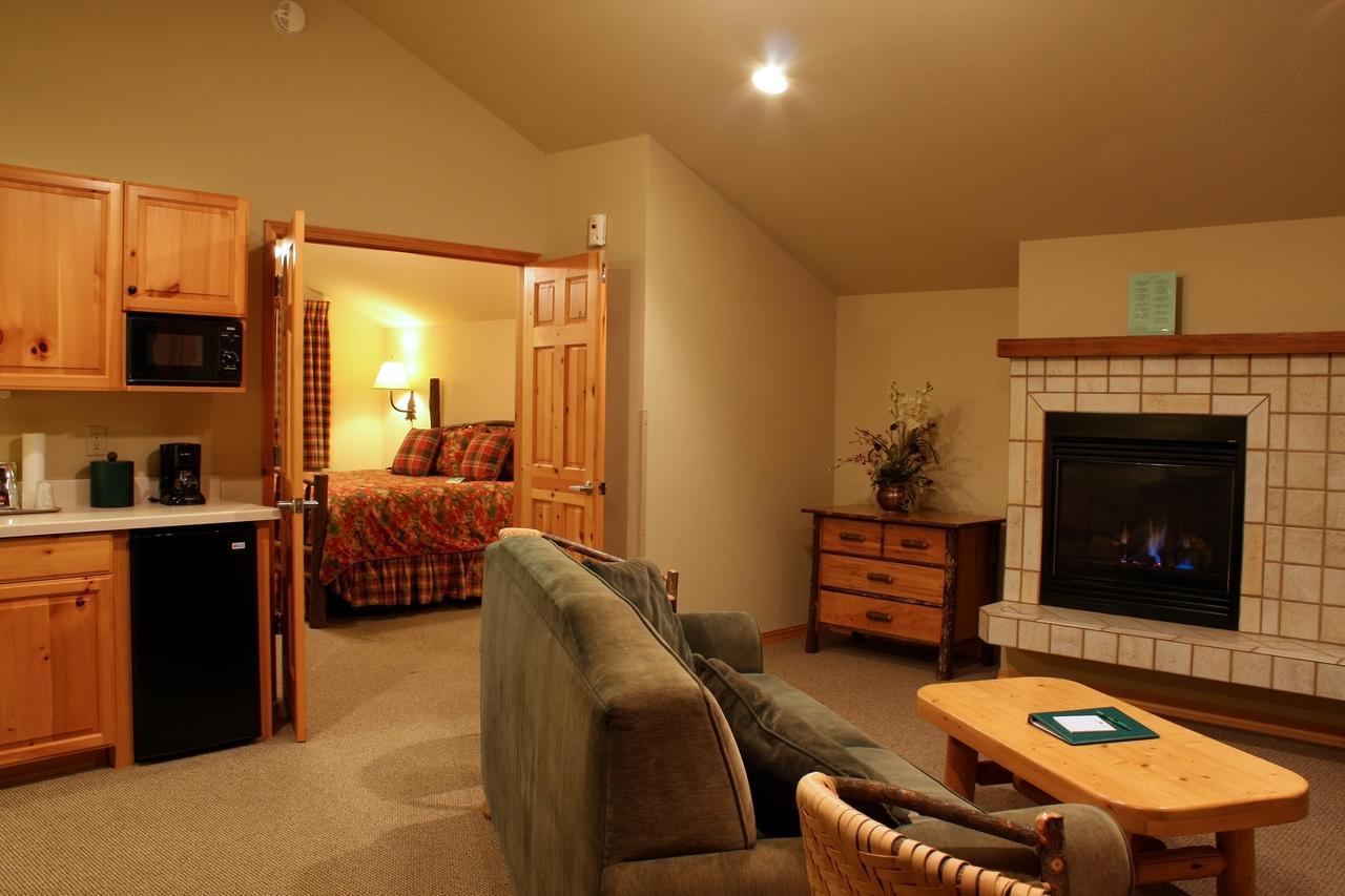 Mountain Lake Lodge Woods Bay Bagian luar foto