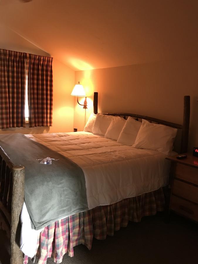 Mountain Lake Lodge Woods Bay Bagian luar foto
